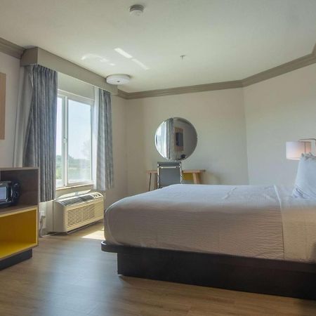 Days Inn By Wyndham Carlsbad Esterno foto