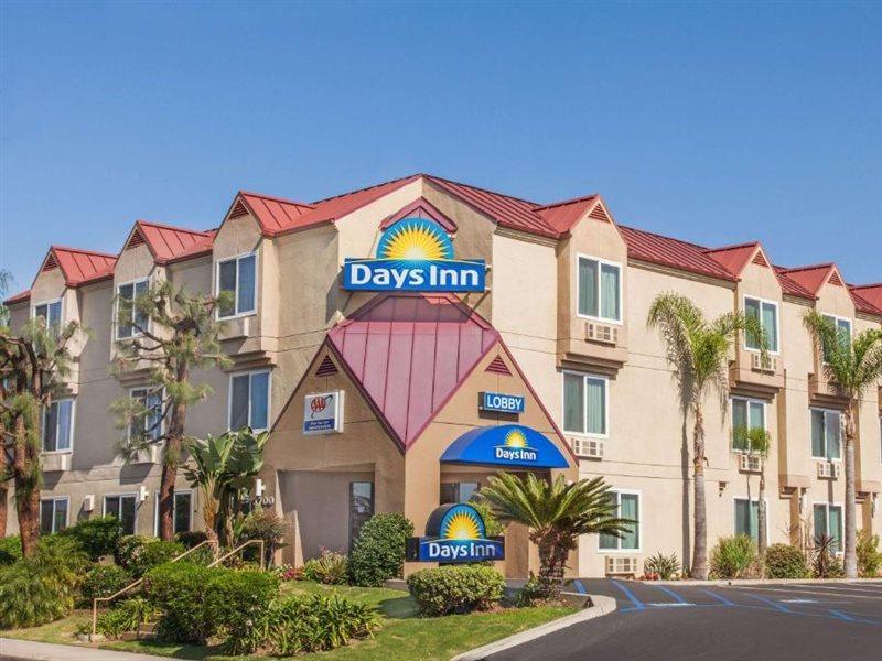 Days Inn By Wyndham Carlsbad Esterno foto