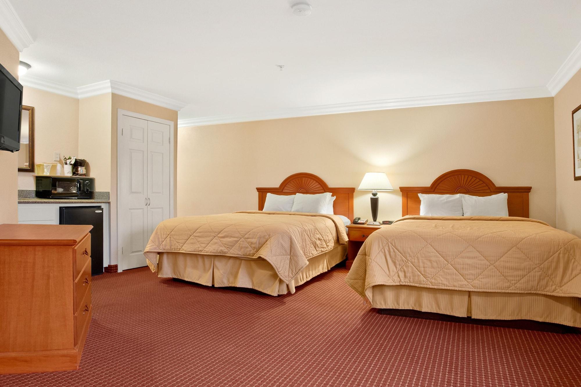 Days Inn By Wyndham Carlsbad Esterno foto