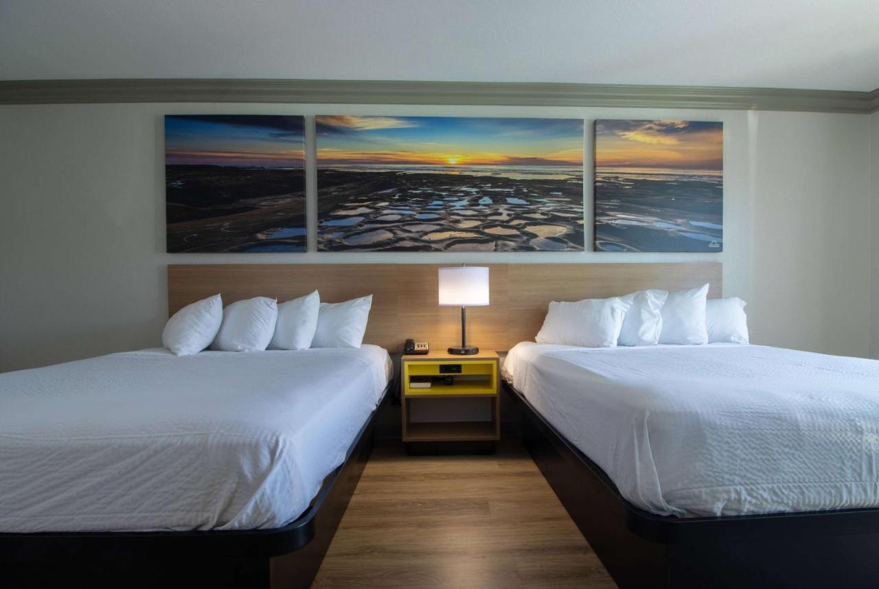 Days Inn By Wyndham Carlsbad Esterno foto