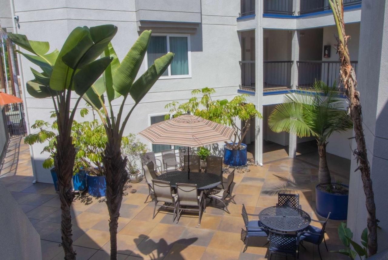 Days Inn By Wyndham Carlsbad Esterno foto