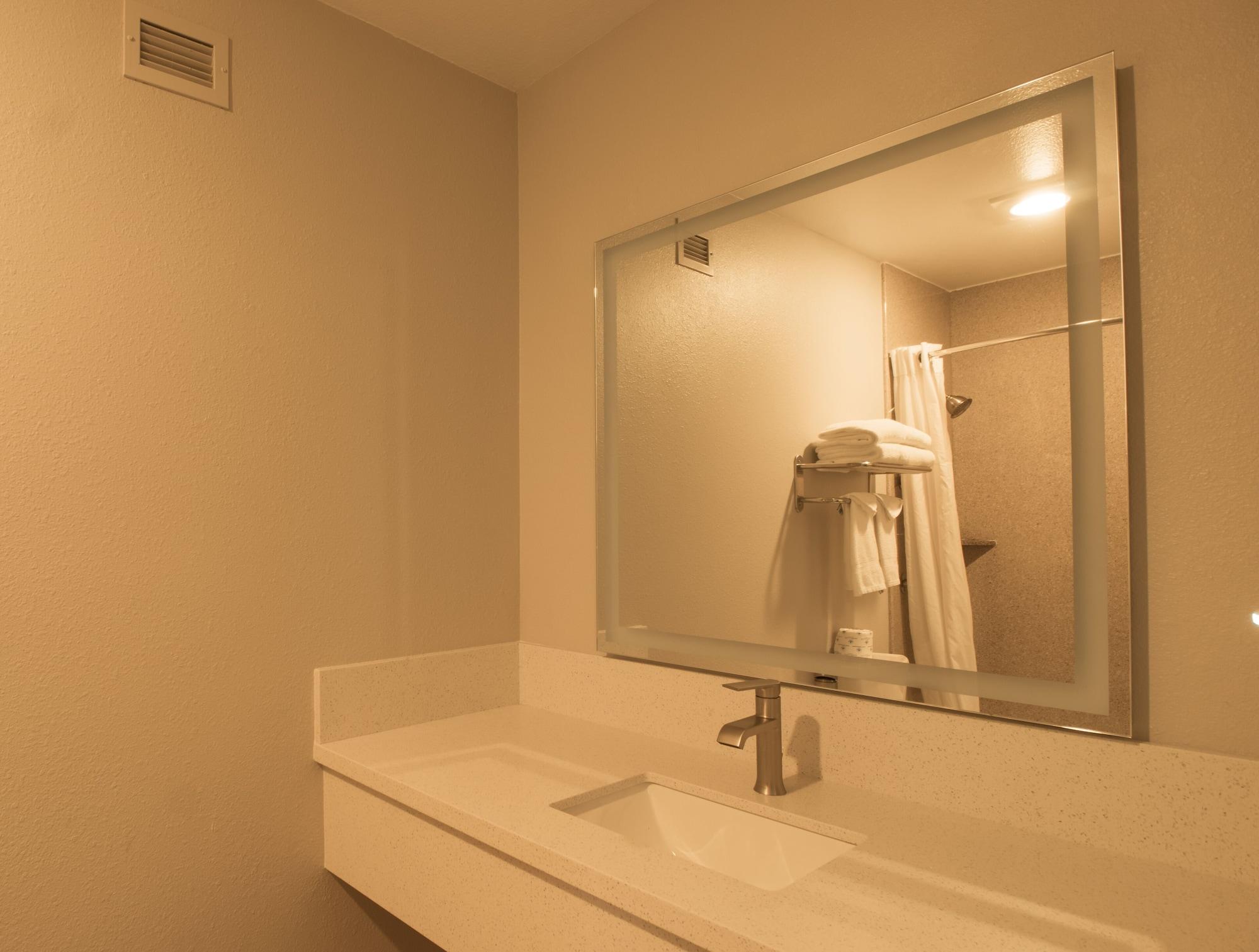 Days Inn By Wyndham Carlsbad Esterno foto