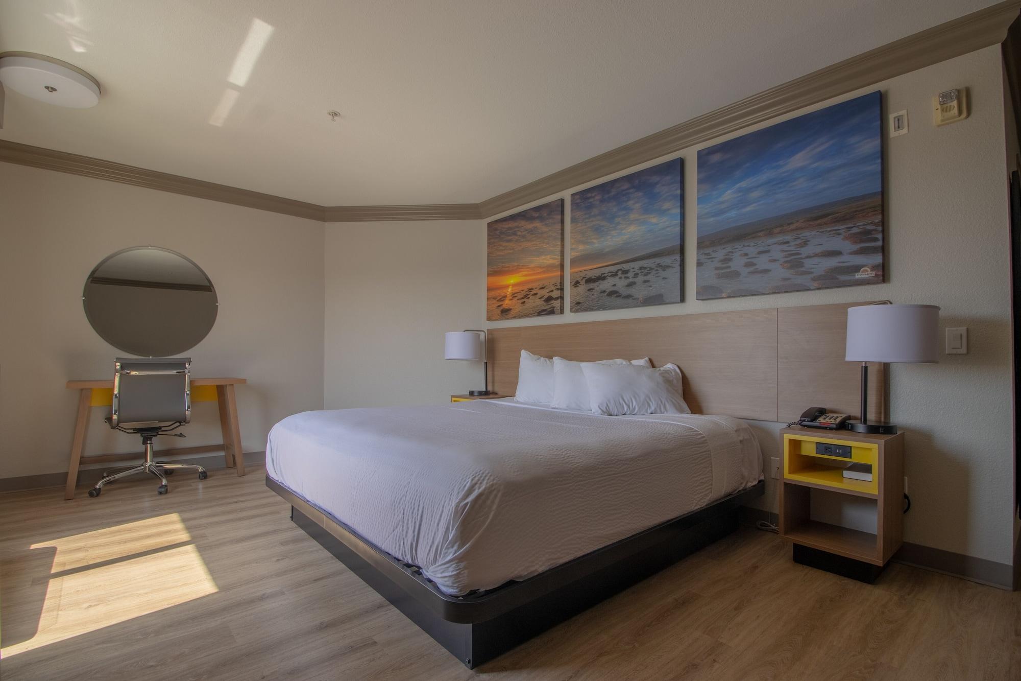Days Inn By Wyndham Carlsbad Esterno foto