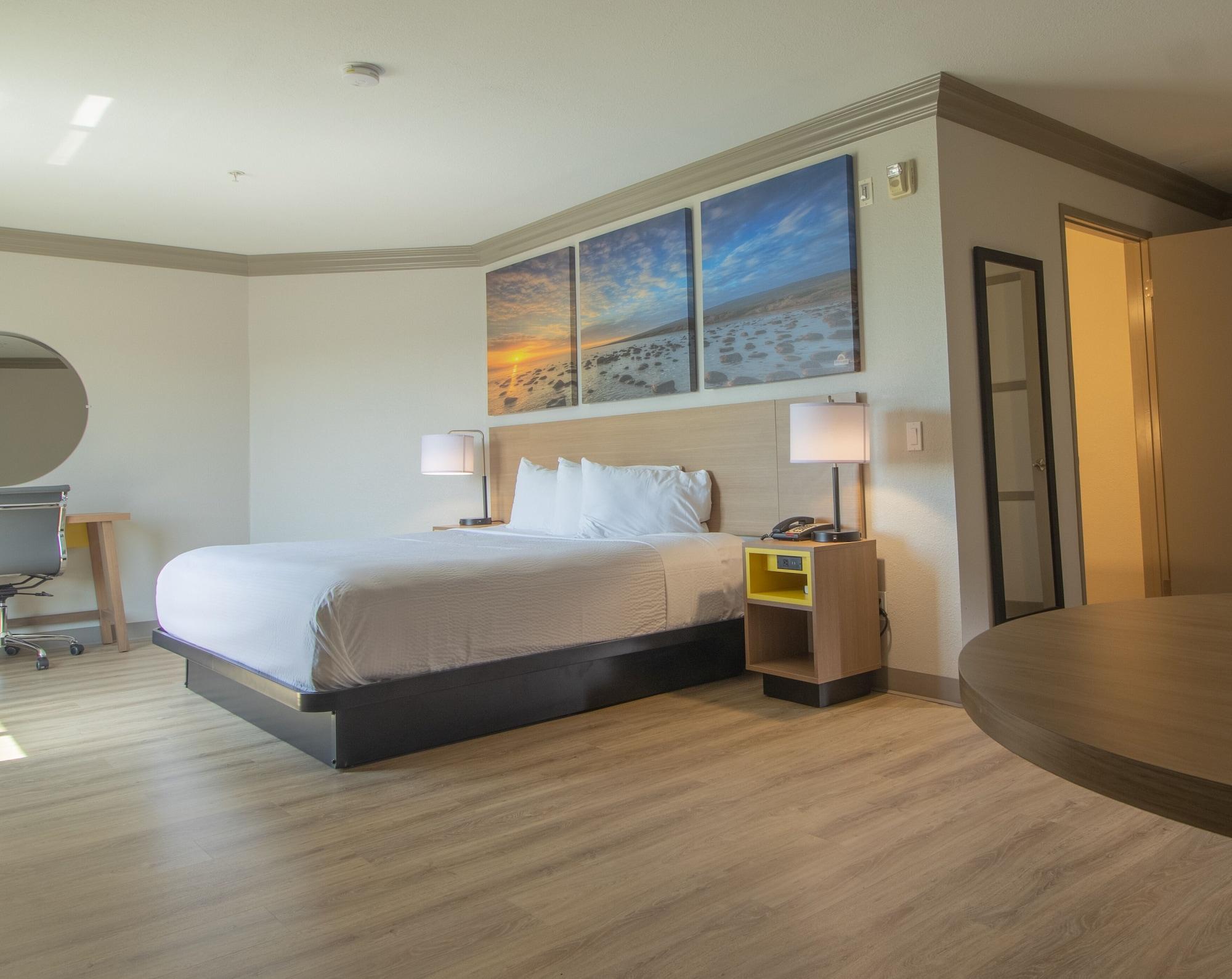 Days Inn By Wyndham Carlsbad Esterno foto
